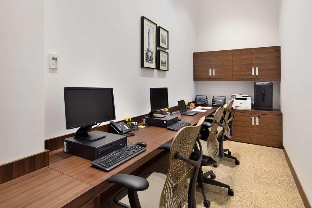 Измир: Hilton Garden Inn Izmir Bayrakli