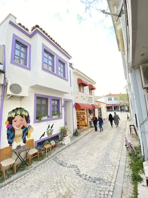 Бозджаада: Eylem Dinlenti Evi