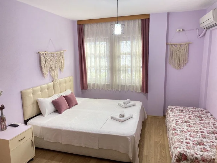 Бозджаада: Eylem Dinlenti Evi