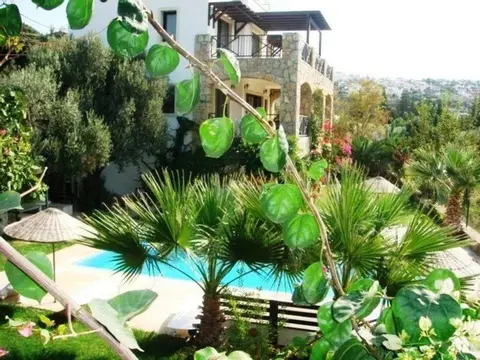 Битез: Villa Silver