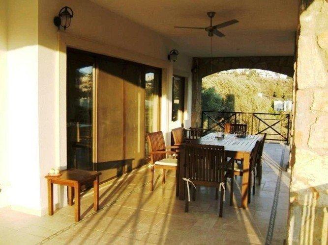 Битез: Villa Silver