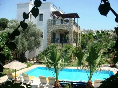 Битез: Villa Silver