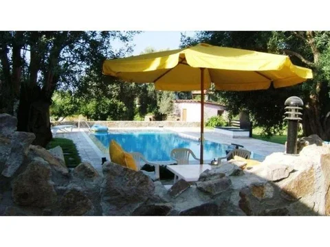 Битез: Villa Silver
