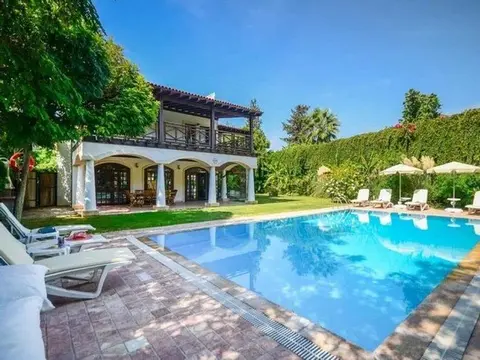 Битез: Villa Palmira
