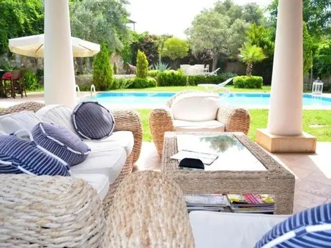 Битез: Villa Palmira