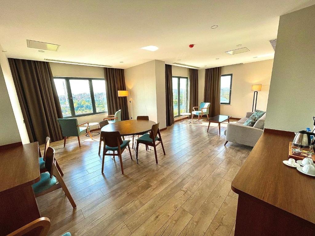 Адана: Turkmen Riverside Hotel