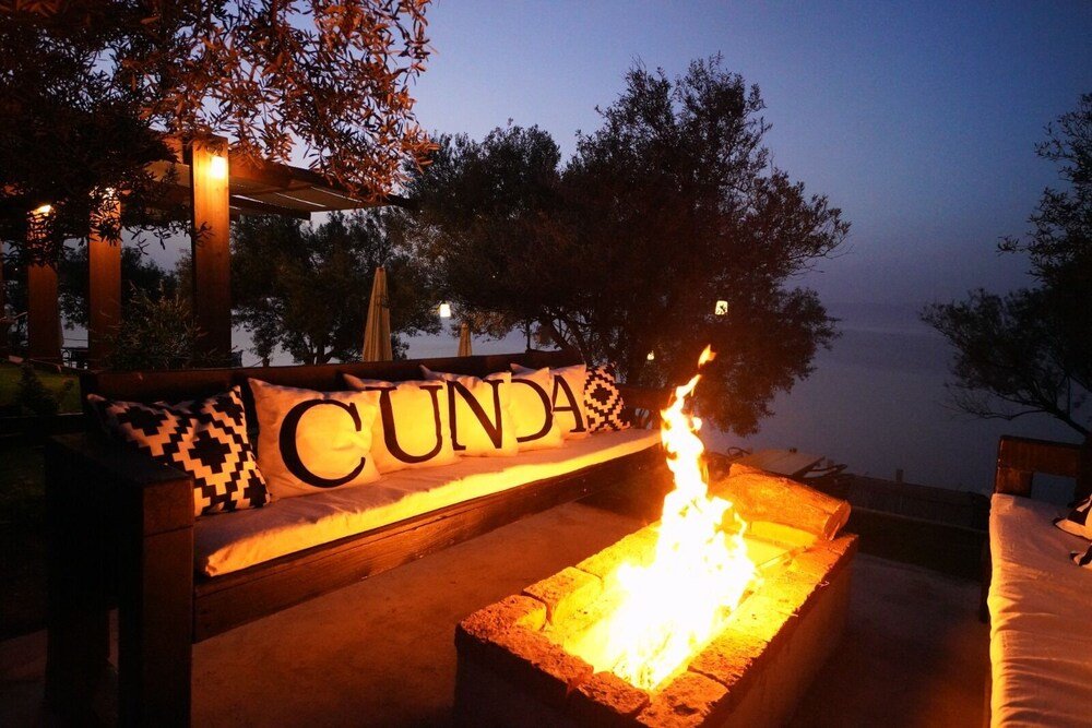 Айвалык: Qcunda Otel Restorant