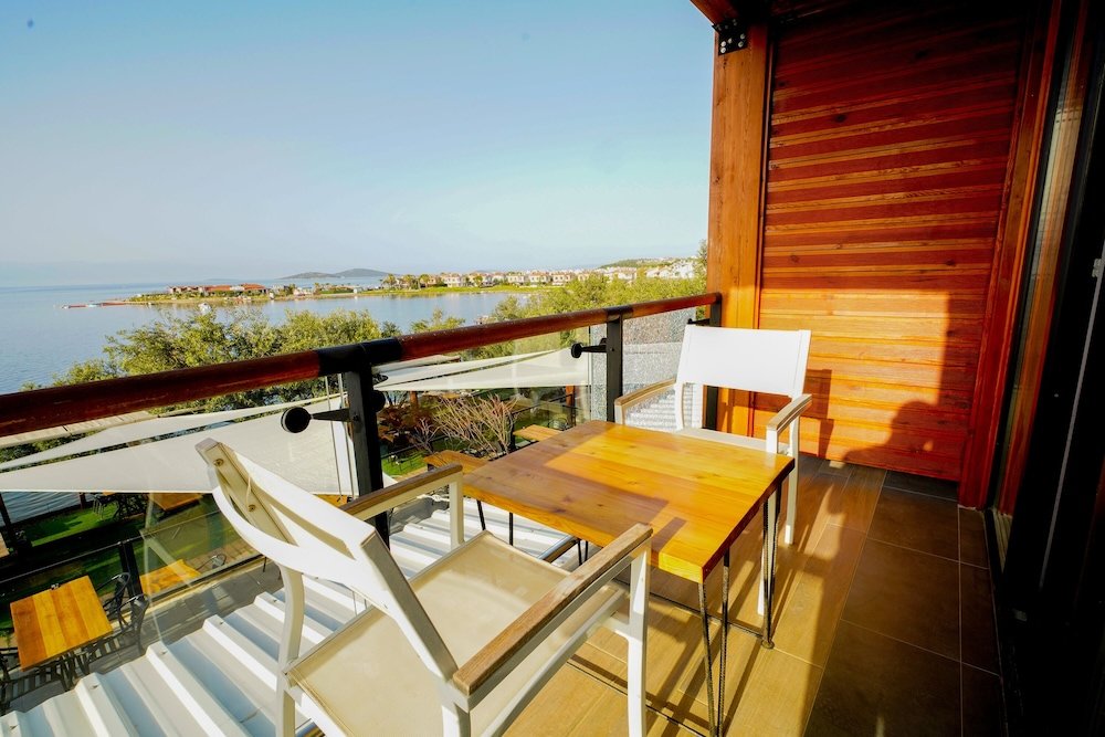 Айвалык: Qcunda Otel Restorant