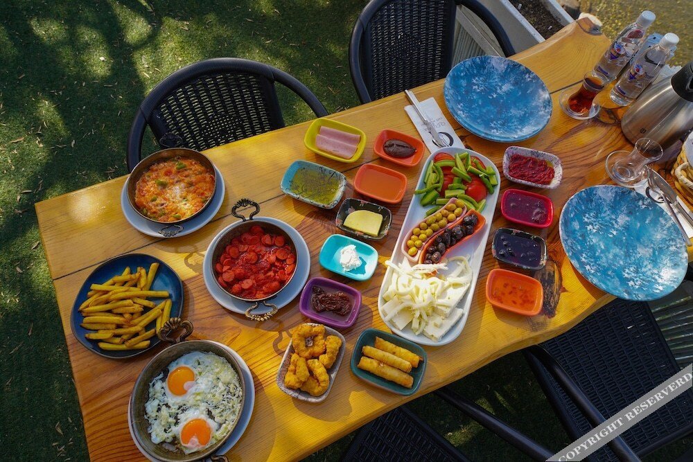Айвалык: Qcunda Otel Restorant