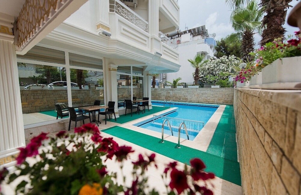 Анталья: Premier Inn City