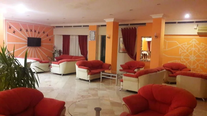 Айвалык: Club Urgench Hotel