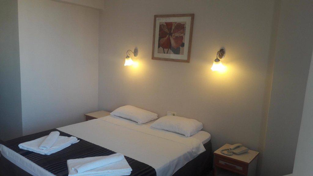 Айвалык: Club Urgench Hotel
