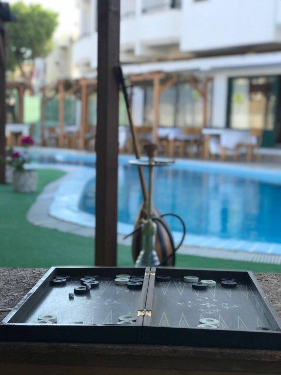 Айвалык: Club Urgench Hotel