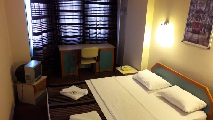 Айвалык: Club Urgench Hotel