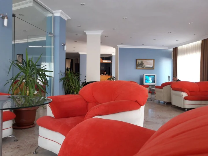 Айвалык: Club Urgench Hotel