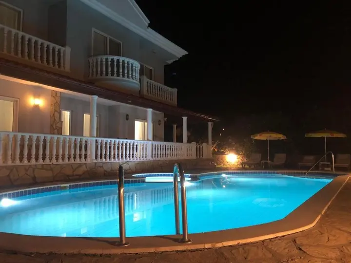 Дальян: Villa Etki