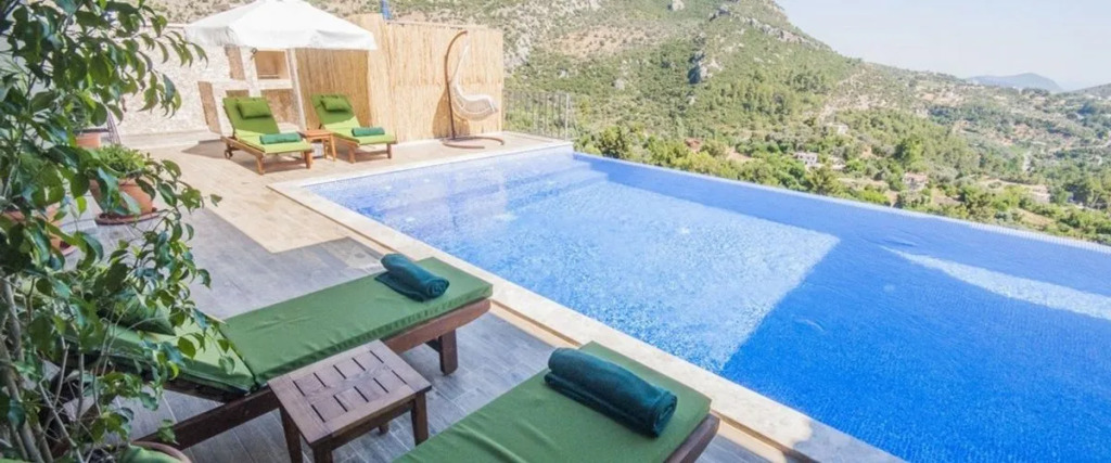 Исламлар: Villa Achyle