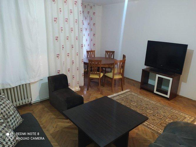 Стамбул: Uskudar Square Near Metro House