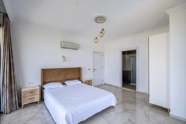 Fethiye'de Doğa Manzaralı Lüks Villa — фото 6
