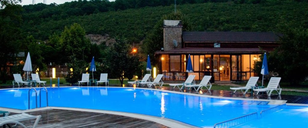 Сайл: Gizemli Nehir Hotel