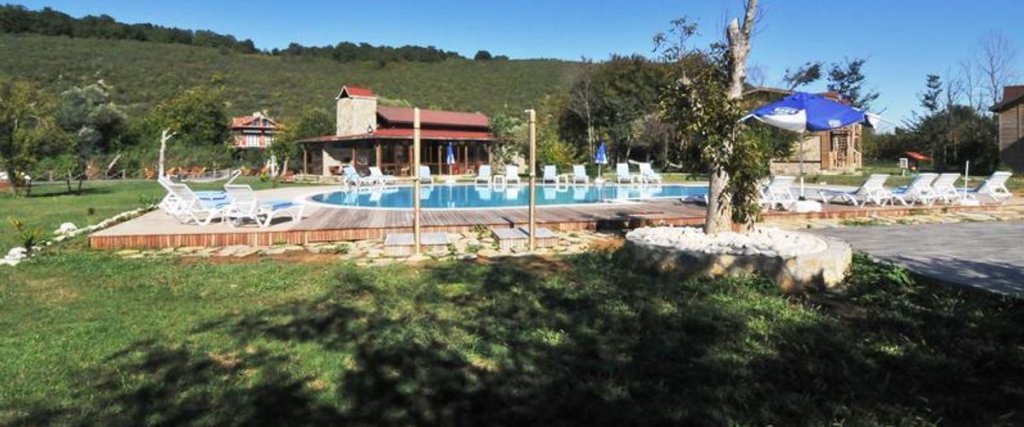 Сайл: Gizemli Nehir Hotel
