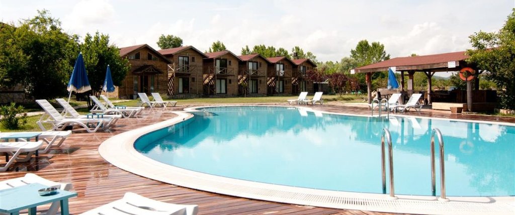 Сайл: Gizemli Nehir Hotel