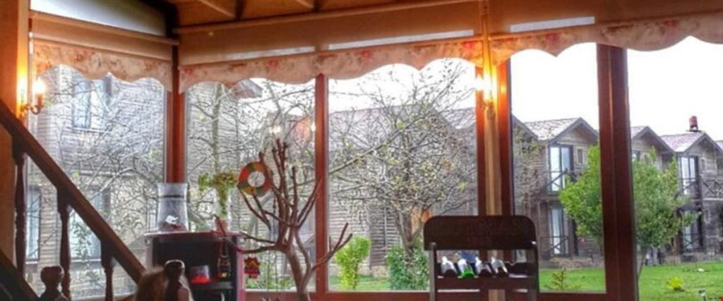 Сайл: Gizemli Nehir Hotel