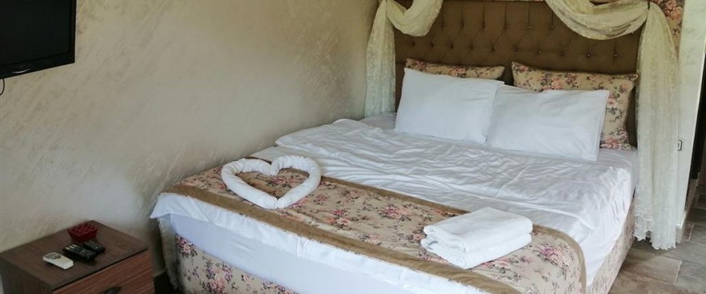 Сайл: Gizemli Nehir Hotel