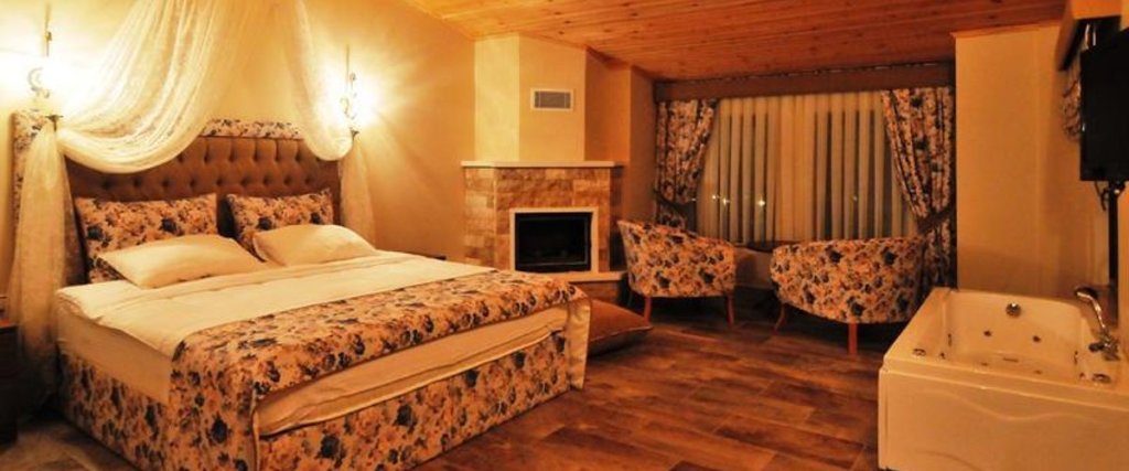 Сайл: Gizemli Nehir Hotel