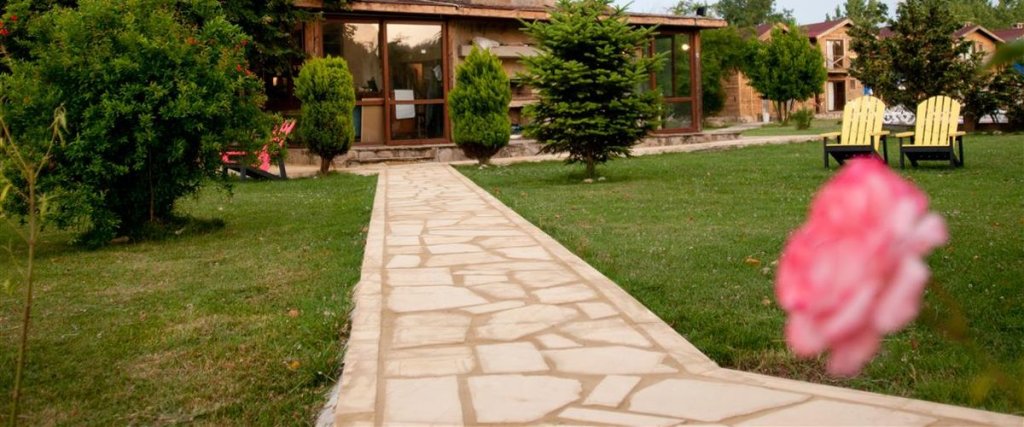 Сайл: Gizemli Nehir Hotel