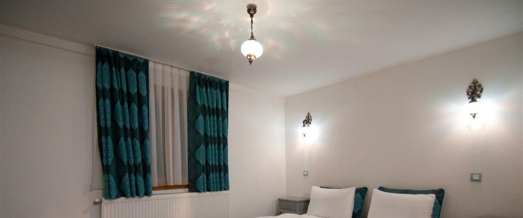 Сайл: Gizemli Nehir Hotel