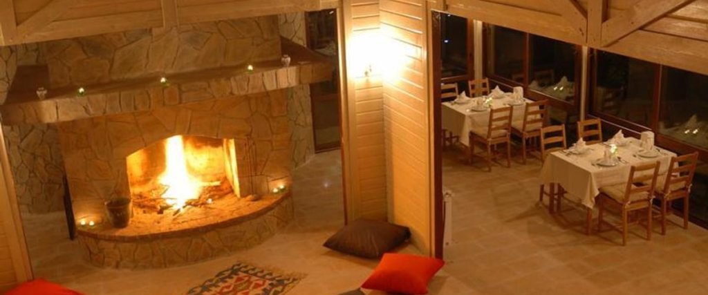 Сайл: Gizemli Nehir Hotel