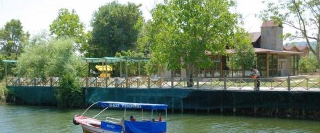 Сайл: Gizemli Nehir Hotel