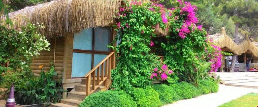 Орхание: Azras Bungalow Houses