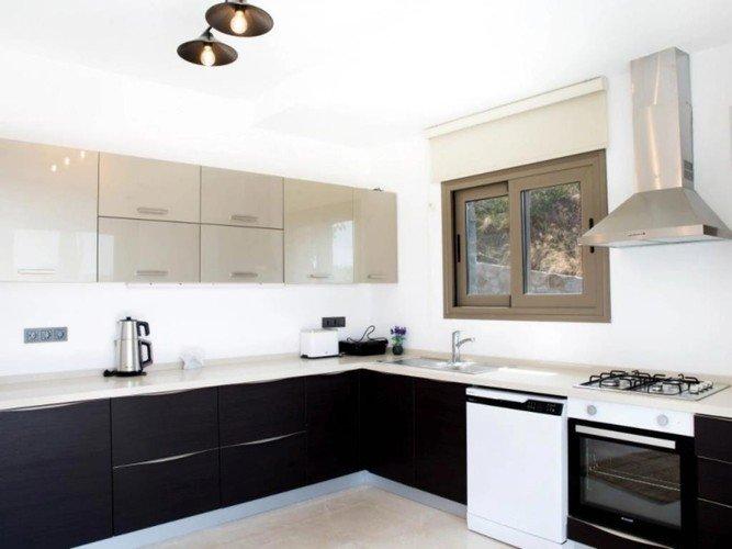 Яликавак: Villa Por