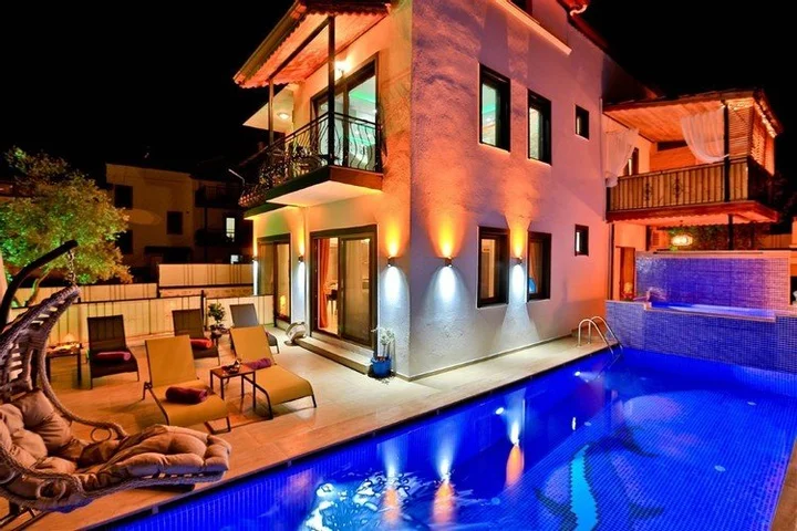Ешилькёй: Villa Tech