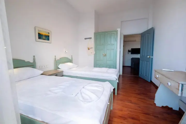 Турунч: Diplomat Hotel