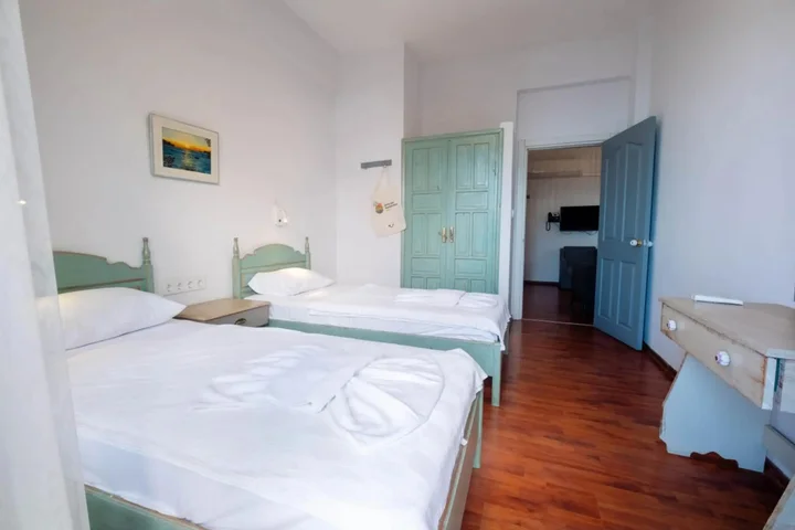 Турунч: Diplomat Hotel