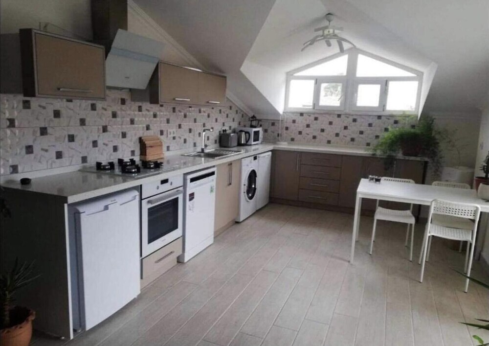Дальян: Captivating 2-bed Penthouse Dalyan With Pool