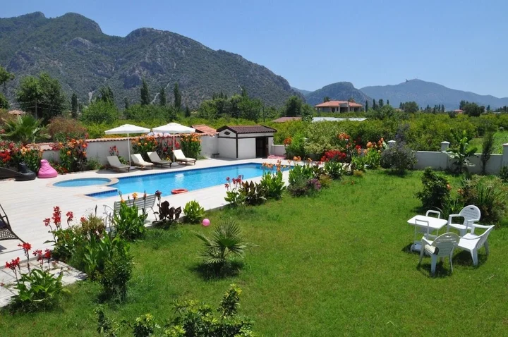 Дальян: Beautiful 4-bed Villa Private Pools