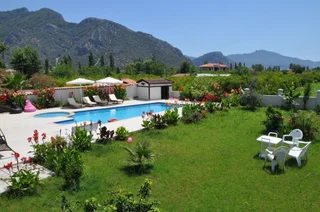 Дальян: Beautiful 4-bed Villa Private Pools
