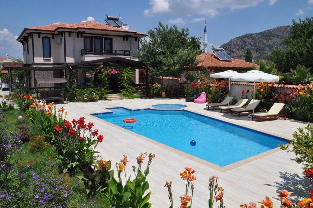 Дальян: Beautiful 4-bed Villa Private Pools