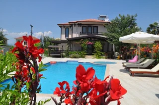 Дальян: Beautiful 4-bed Villa Private Pools