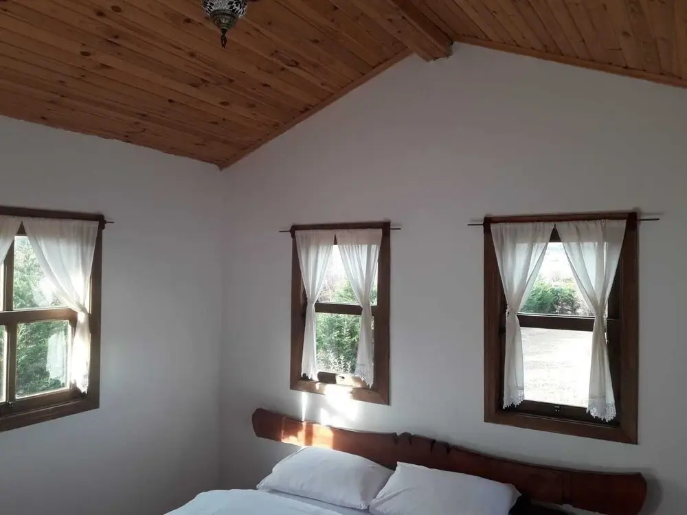 Сайл: Vira Garden House