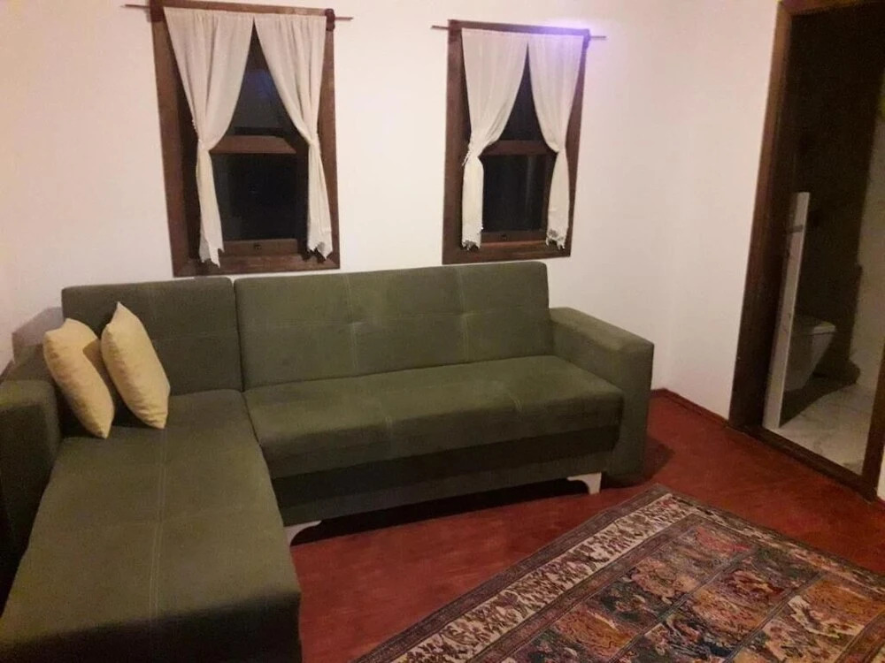 Сайл: Vira Garden House