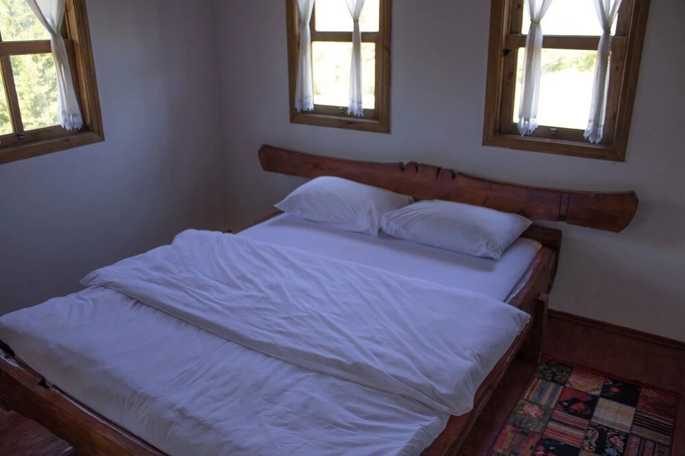 Сайл: Vira Garden House