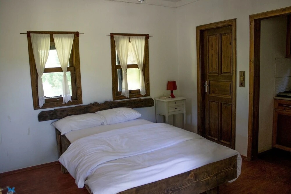 Сайл: Vira Garden House