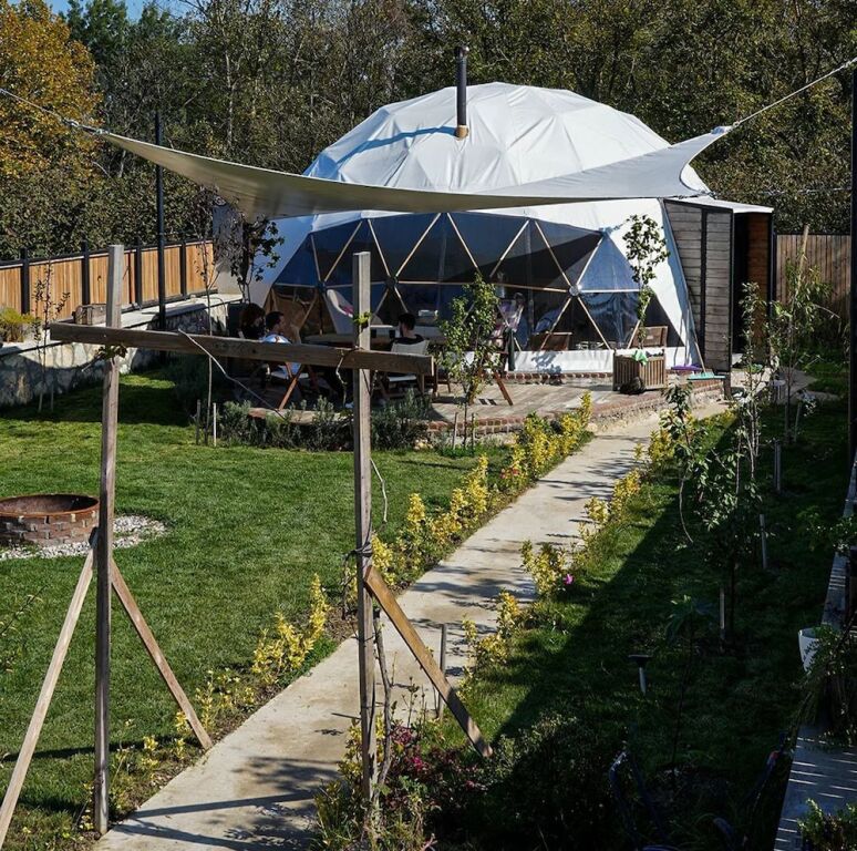 Сайл: Vira Garden House