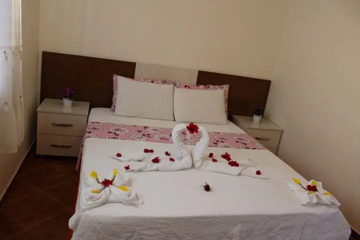 Чиралы: Village Garden Pansiyon Restuarant