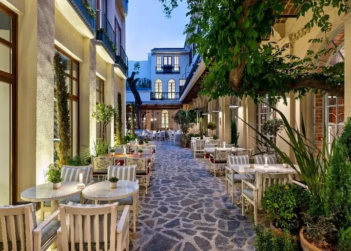 Стамбул: Ecole St Pierre Hotel